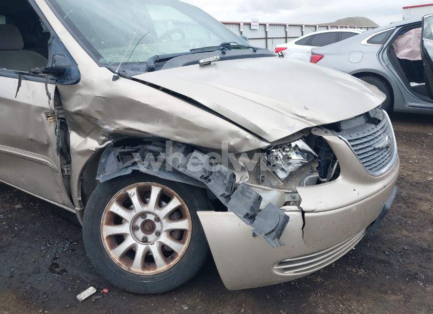 Photo 6 of 2003 Chrysler Town & COUNTRY LX (VIN 2C4GP44LX3R344404)