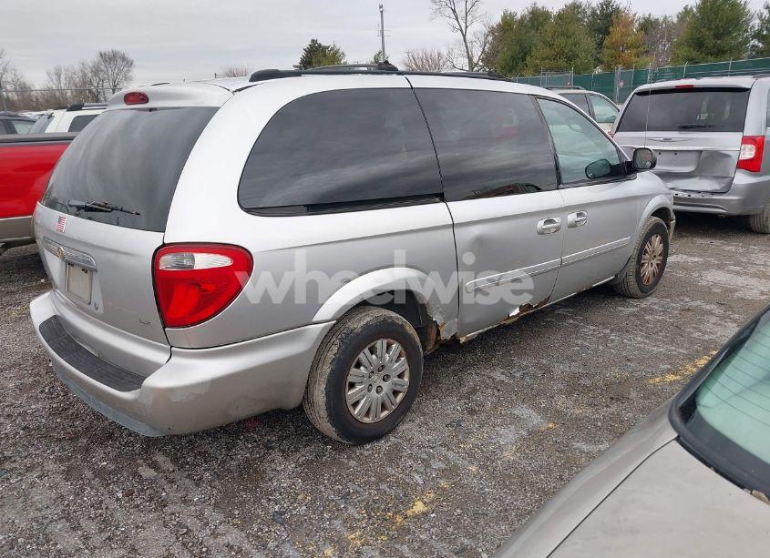 Photo 4 of 2005 Chrysler Town & COUNTRY LX (VIN 2C4GP44R05R446186)