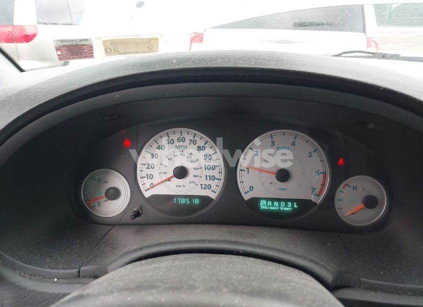 Photo 7 of 2005 Chrysler Town & COUNTRY LX (VIN 2C4GP44R05R446186)