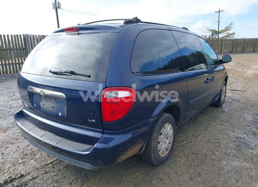 Photo 4 of 2005 Chrysler Town & COUNTRY LX (VIN 2C4GP44R15R143448)