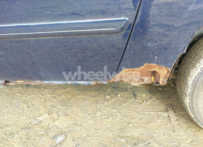 Photo 6 of 2005 Chrysler Town & COUNTRY LX (VIN 2C4GP44R15R143448)