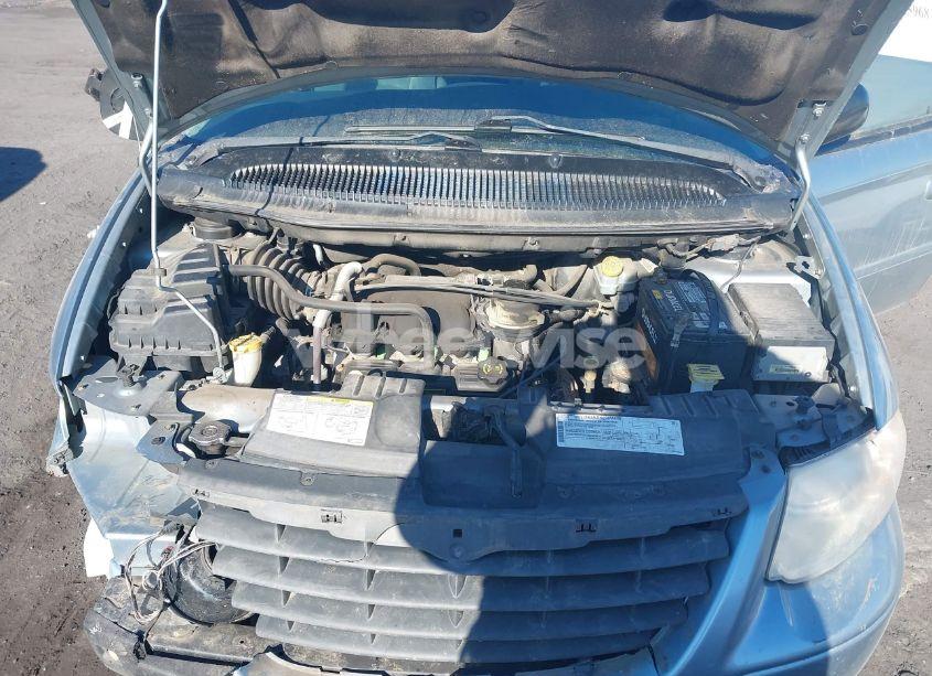 Photo 10 of 2005 Chrysler Town & COUNTRY LX (VIN 2C4GP44R15R303862)