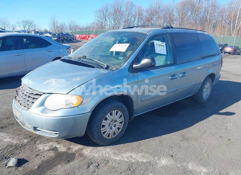 Photo 2 of 2005 Chrysler Town & COUNTRY LX (VIN 2C4GP44R15R303862)