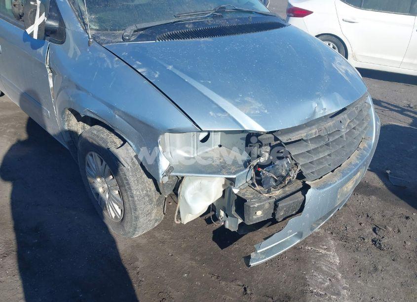 Photo 6 of 2005 Chrysler Town & COUNTRY LX (VIN 2C4GP44R15R303862)