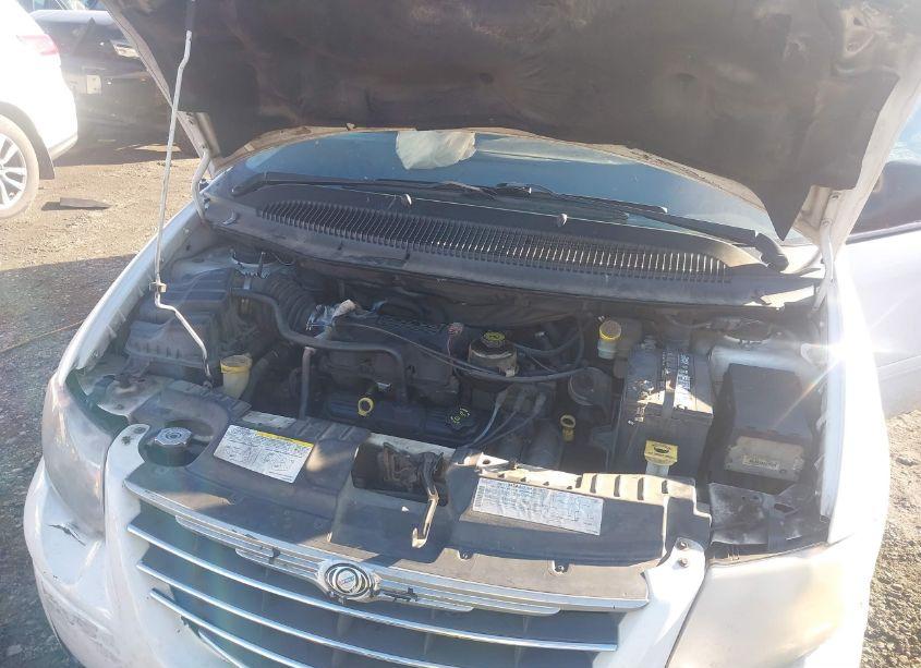 Photo 10 of 2005 Chrysler Town & COUNTRY LX (VIN 2C4GP44R15R321911)