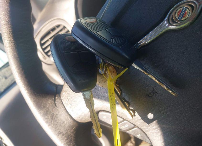 Photo 11 of 2005 Chrysler Town & COUNTRY LX (VIN 2C4GP44R15R321911)