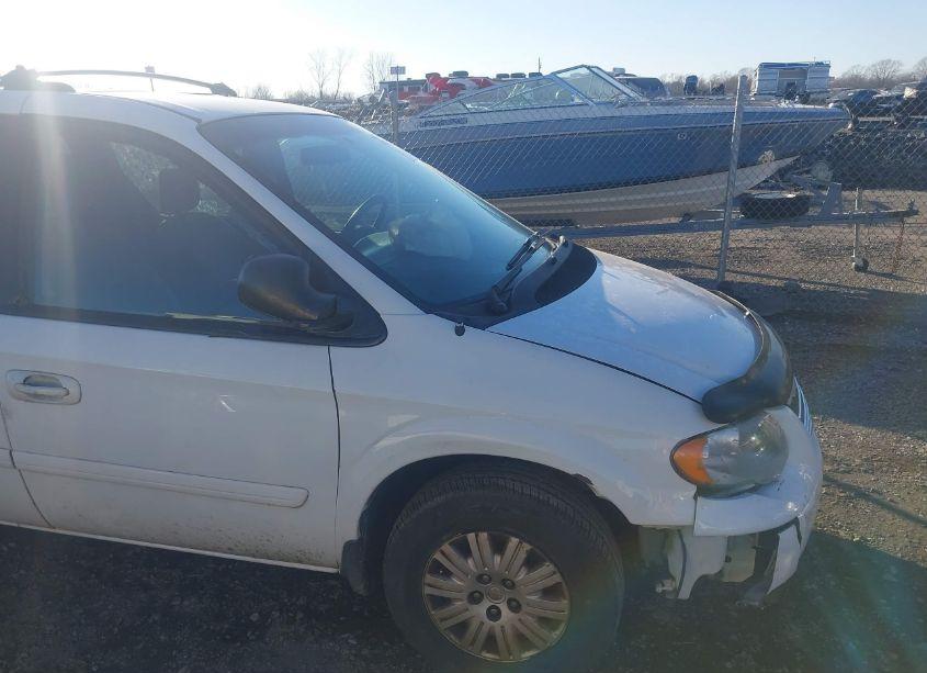 Photo 12 of 2005 Chrysler Town & COUNTRY LX (VIN 2C4GP44R15R321911)