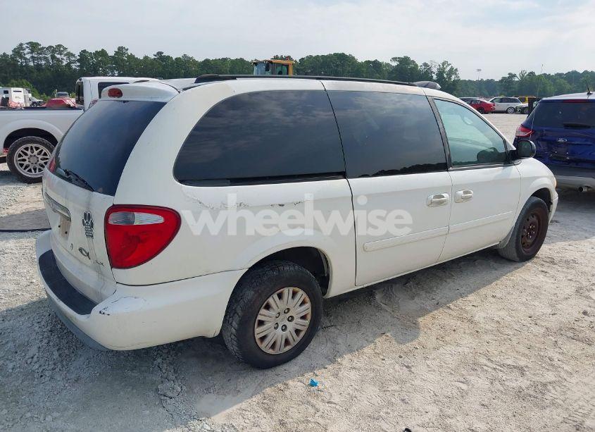 Photo 4 of 2005 Chrysler Town & COUNTRY LX (VIN 2C4GP44R15R406036)