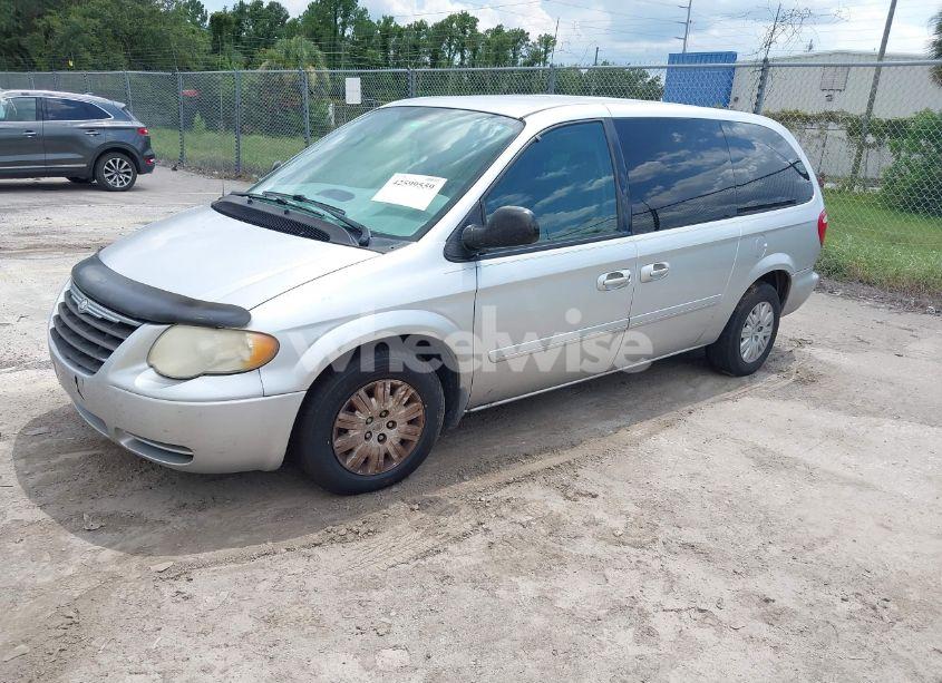 Photo 2 of 2005 Chrysler Town & COUNTRY LX (VIN 2C4GP44R25R124424)