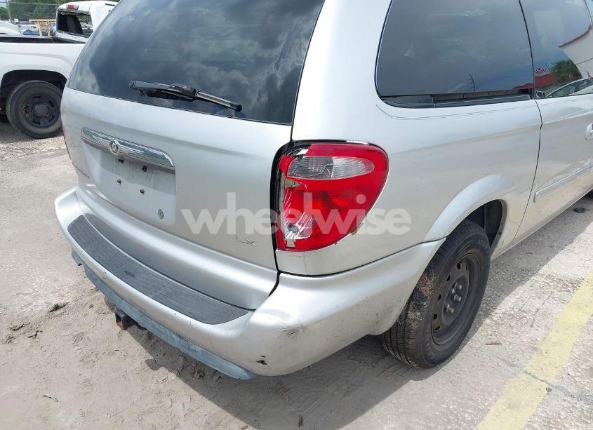 Photo 6 of 2005 Chrysler Town & COUNTRY LX (VIN 2C4GP44R25R124424)