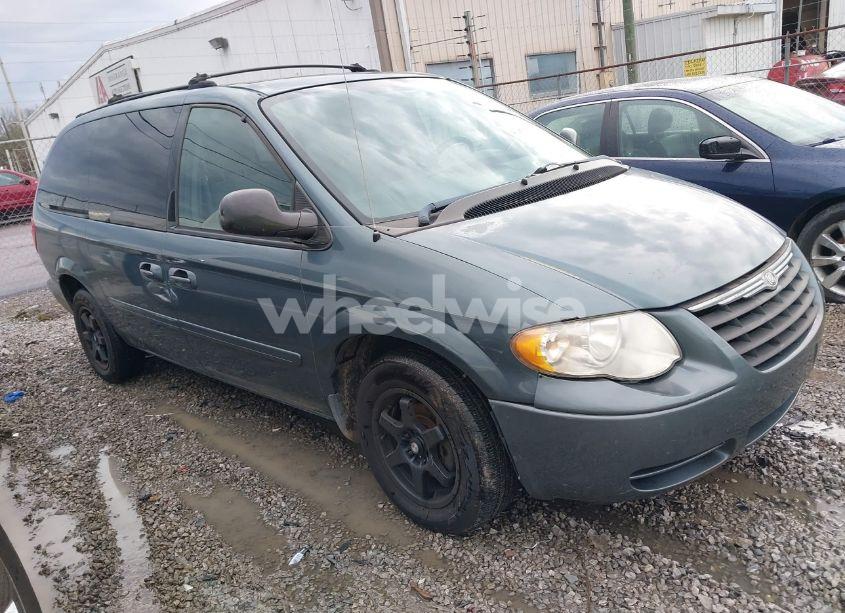 2005 Chrysler Town & COUNTRY LX (VIN 2C4GP44R25R155754) main photo