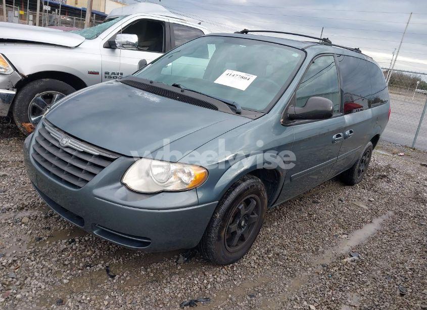 Photo 2 of 2005 Chrysler Town & COUNTRY LX (VIN 2C4GP44R25R155754)