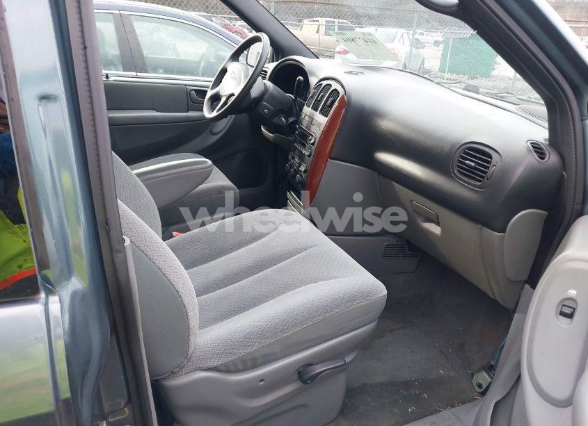 Photo 5 of 2005 Chrysler Town & COUNTRY LX (VIN 2C4GP44R25R155754)