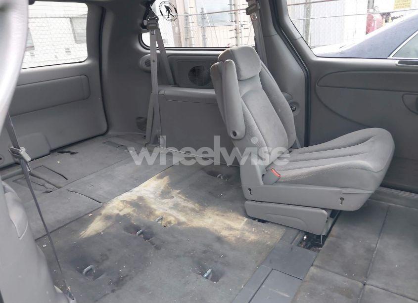 Photo 8 of 2005 Chrysler Town & COUNTRY LX (VIN 2C4GP44R25R155754)