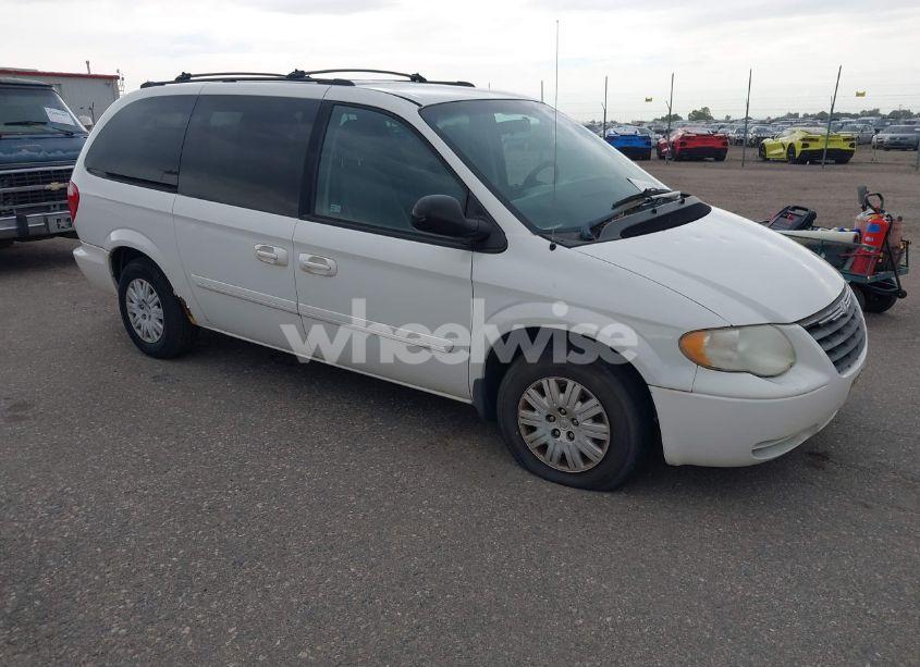 2005 Chrysler Town & COUNTRY LX (VIN 2C4GP44R35R209336) main photo