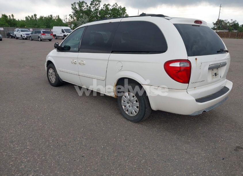 Photo 3 of 2005 Chrysler Town & COUNTRY LX (VIN 2C4GP44R35R209336)