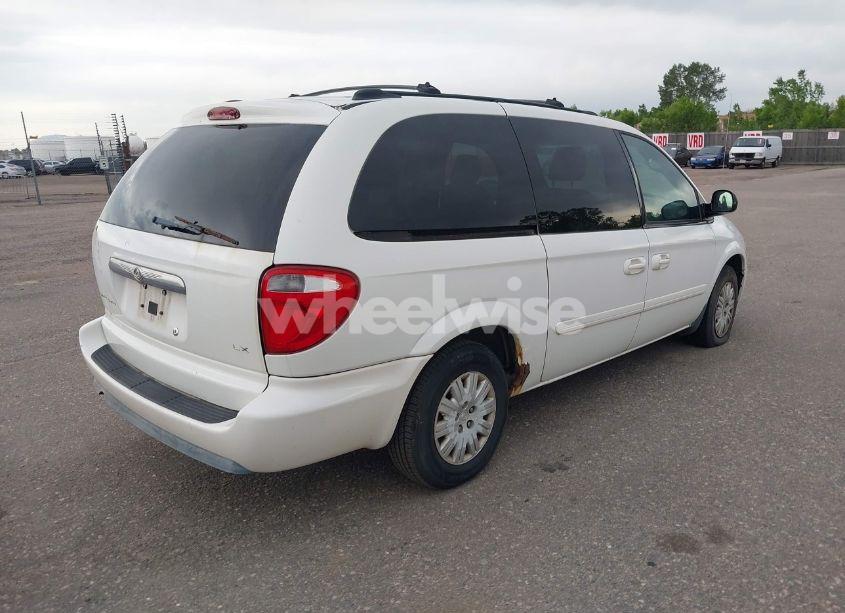 Photo 4 of 2005 Chrysler Town & COUNTRY LX (VIN 2C4GP44R35R209336)