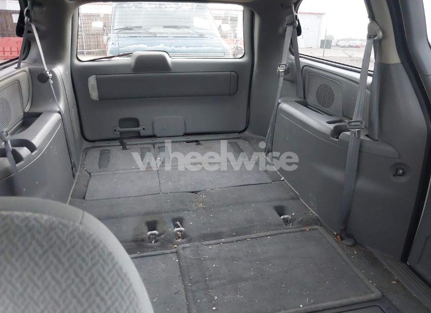 Photo 8 of 2005 Chrysler Town & COUNTRY LX (VIN 2C4GP44R35R209336)