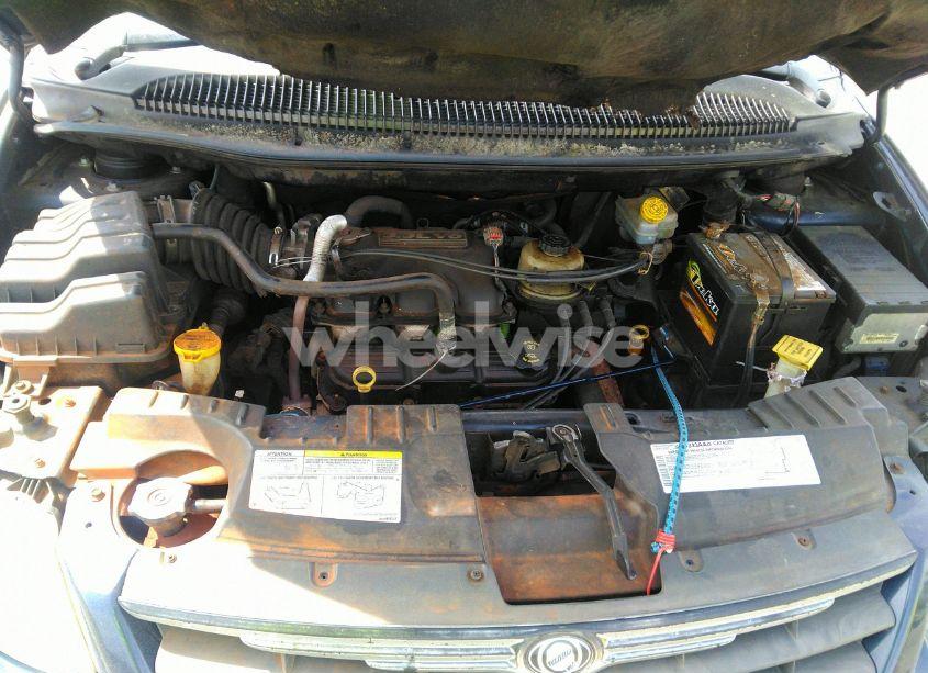 Photo 10 of 2005 Chrysler Town & COUNTRY LX (VIN 2C4GP44R35R401758)