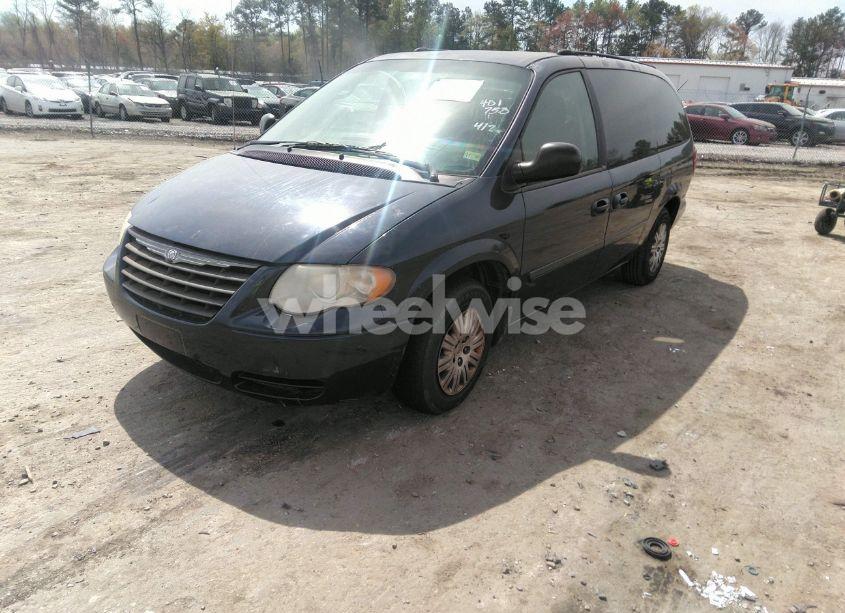 Photo 2 of 2005 Chrysler Town & COUNTRY LX (VIN 2C4GP44R35R401758)