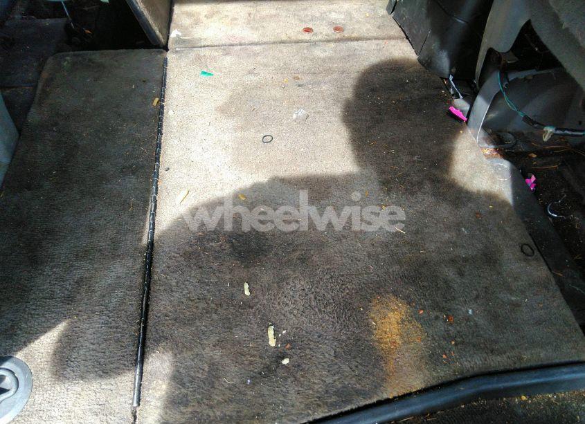 Photo 8 of 2005 Chrysler Town & COUNTRY LX (VIN 2C4GP44R35R401758)