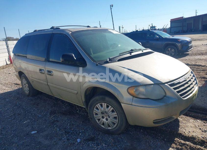 2005 Chrysler Town & COUNTRY LX (VIN 2C4GP44R35R510348) main photo