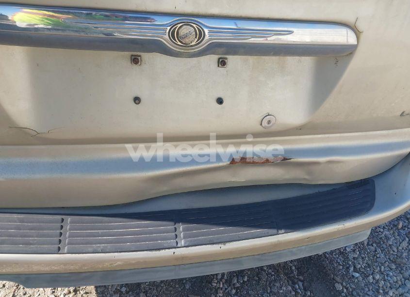 Photo 6 of 2005 Chrysler Town & COUNTRY LX (VIN 2C4GP44R35R510348)