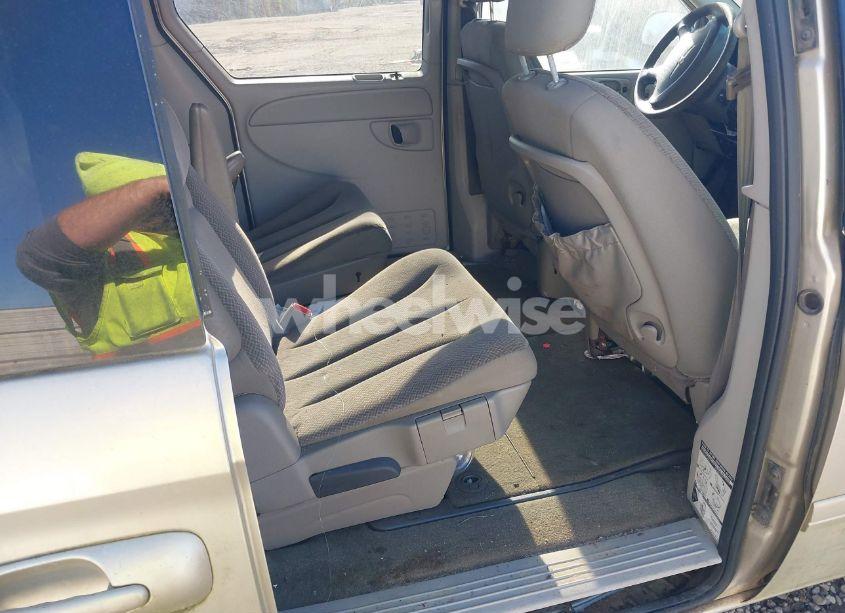 Photo 8 of 2005 Chrysler Town & COUNTRY LX (VIN 2C4GP44R35R510348)