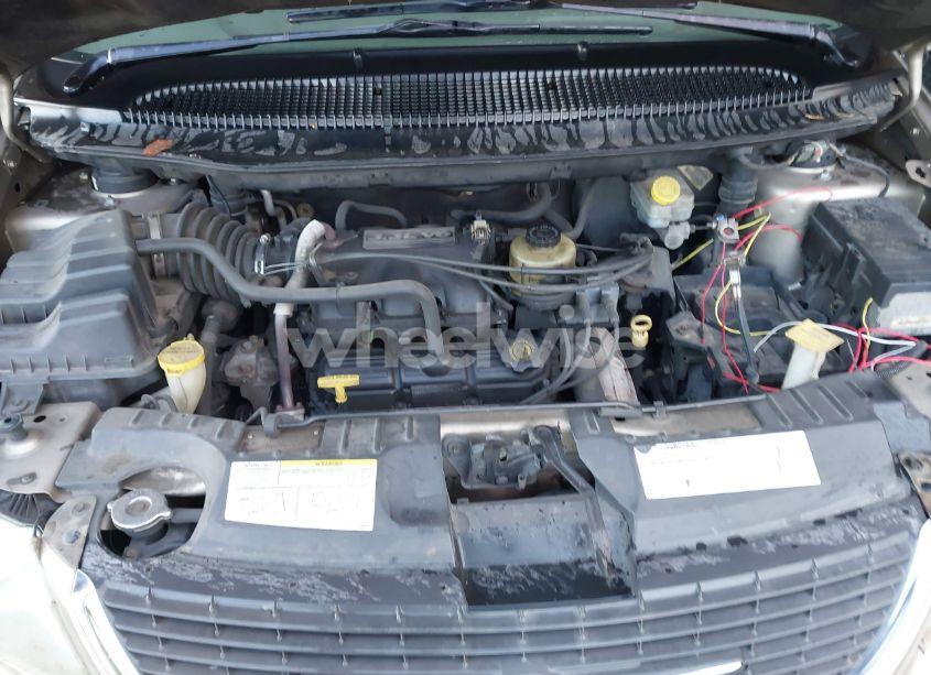 Photo 10 of 2004 Chrysler Town & COUNTRY LX (VIN 2C4GP44R44R555247)