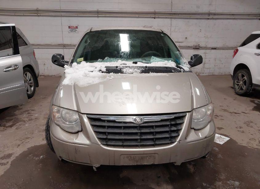 Photo 12 of 2005 Chrysler Town & COUNTRY LX (VIN 2C4GP44R45R227280)