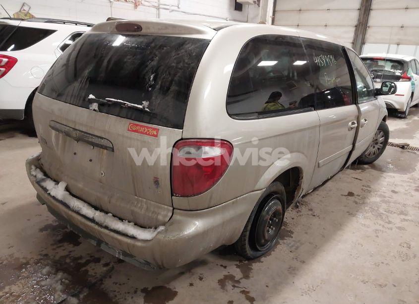 Photo 4 of 2005 Chrysler Town & COUNTRY LX (VIN 2C4GP44R45R227280)
