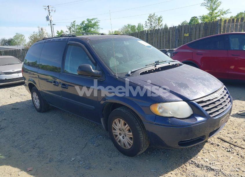 2005 Chrysler Town & COUNTRY LX (VIN 2C4GP44R45R232608) main photo