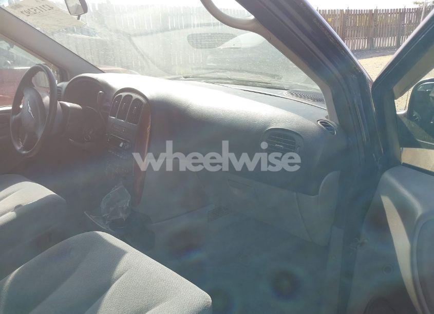 Photo 5 of 2005 Chrysler Town & COUNTRY LX (VIN 2C4GP44R45R232608)