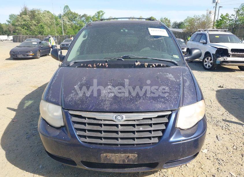 Photo 6 of 2005 Chrysler Town & COUNTRY LX (VIN 2C4GP44R45R232608)