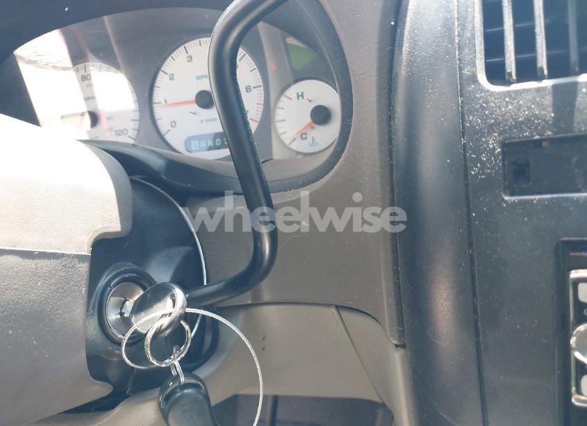 Photo 11 of 2003 Chrysler Town & COUNTRY LX (VIN 2C4GP44R53R385043)