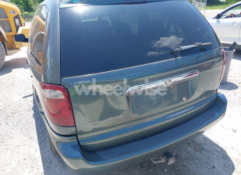 Photo 6 of 2003 Chrysler Town & COUNTRY LX (VIN 2C4GP44R53R385043)
