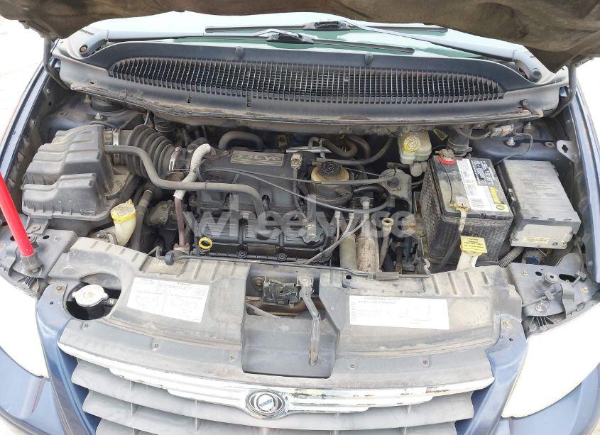 Photo 10 of 2005 Chrysler Town & COUNTRY LX (VIN 2C4GP44R55R152217)