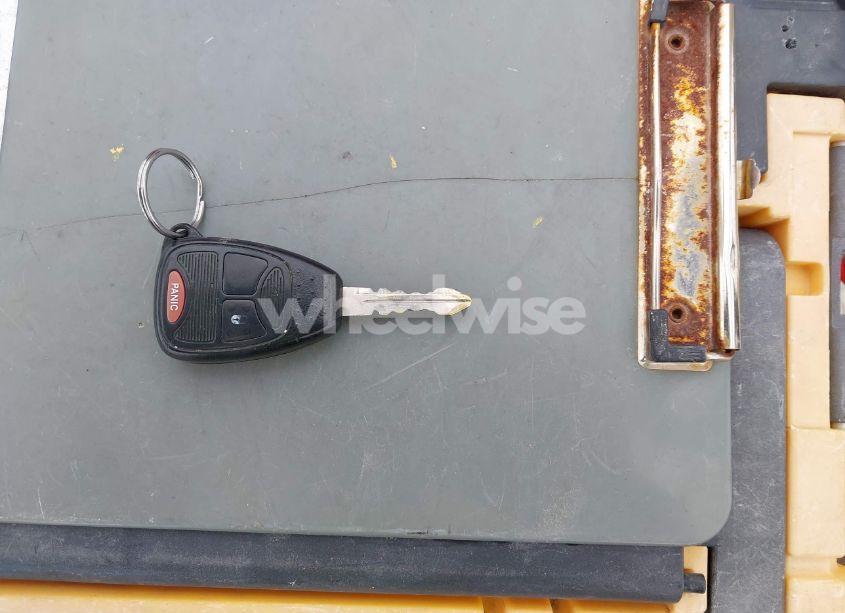 Photo 11 of 2005 Chrysler Town & COUNTRY LX (VIN 2C4GP44R55R152217)