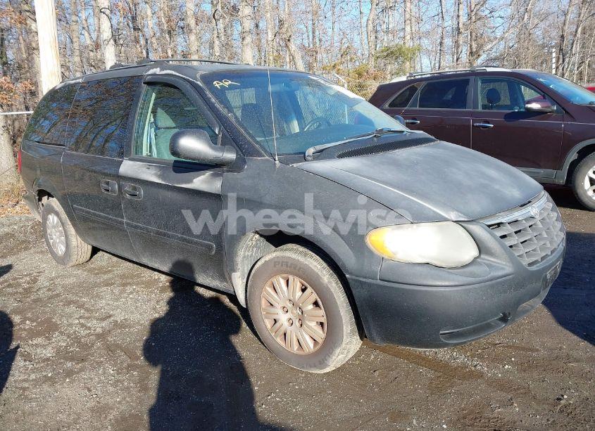 2005 Chrysler Town & COUNTRY LX (VIN 2C4GP44R55R405598) main photo
