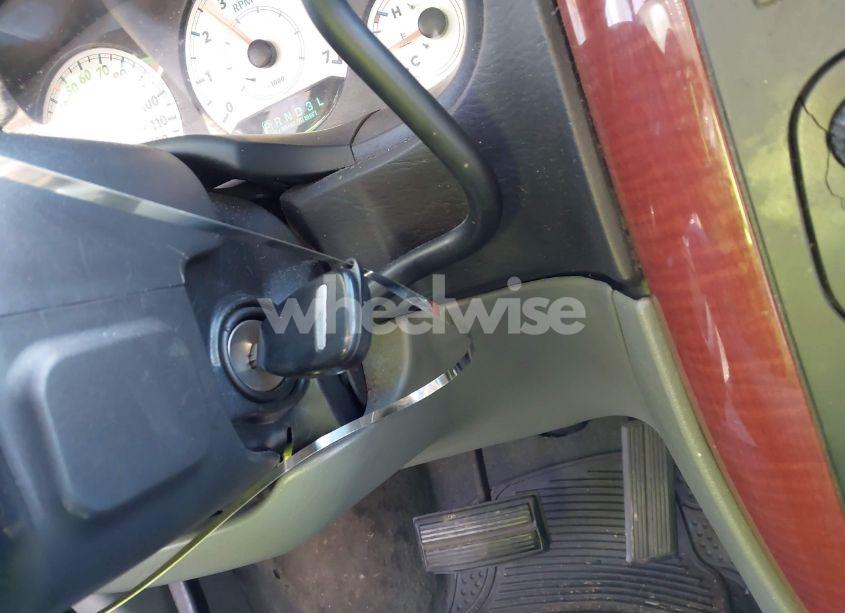 Photo 11 of 2005 Chrysler Town & COUNTRY LX (VIN 2C4GP44R55R405598)