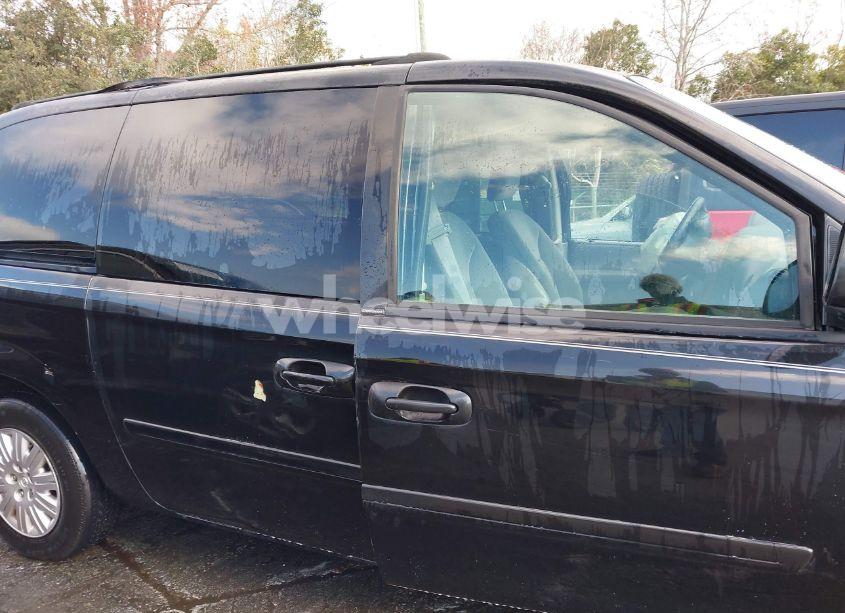 Photo 13 of 2005 Chrysler Town & COUNTRY LX (VIN 2C4GP44R55R439573)