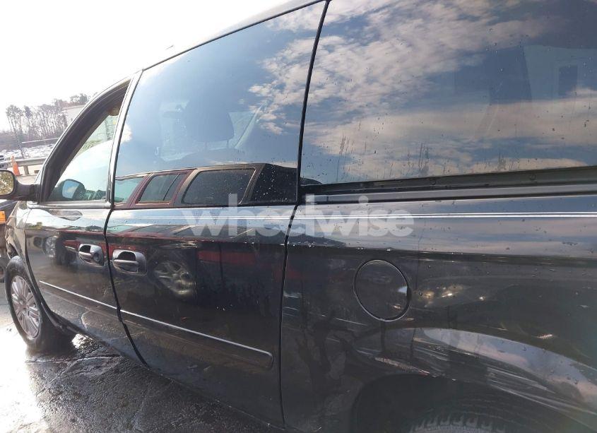 Photo 14 of 2005 Chrysler Town & COUNTRY LX (VIN 2C4GP44R55R439573)