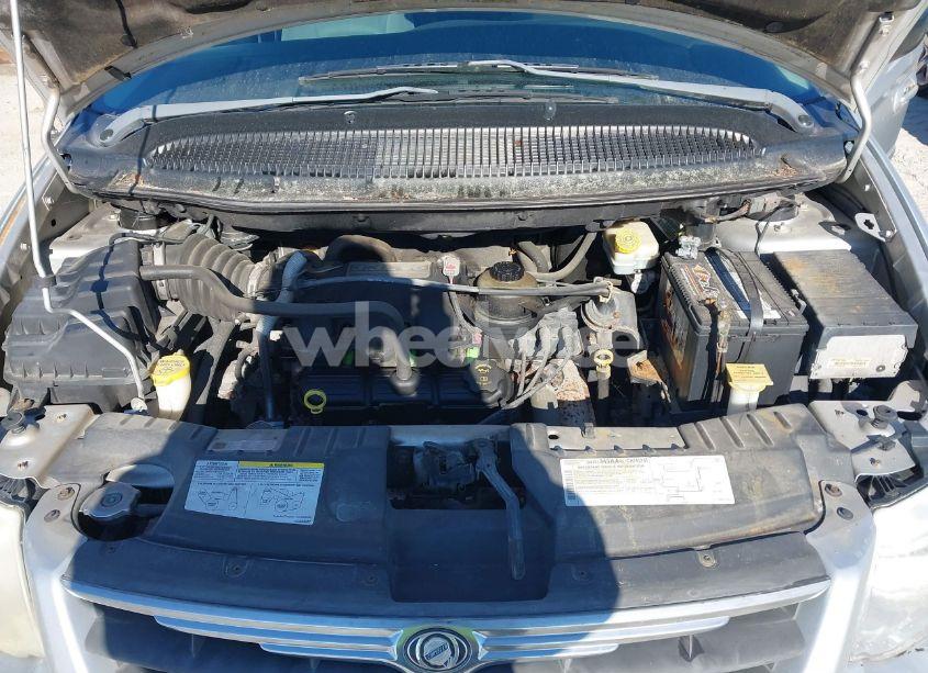 Photo 10 of 2005 Chrysler Town & COUNTRY LX (VIN 2C4GP44R55R466921)