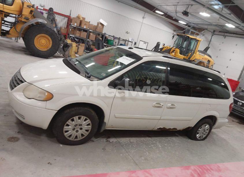 Photo 14 of 2005 Chrysler Town & COUNTRY LX (VIN 2C4GP44R65R510022)
