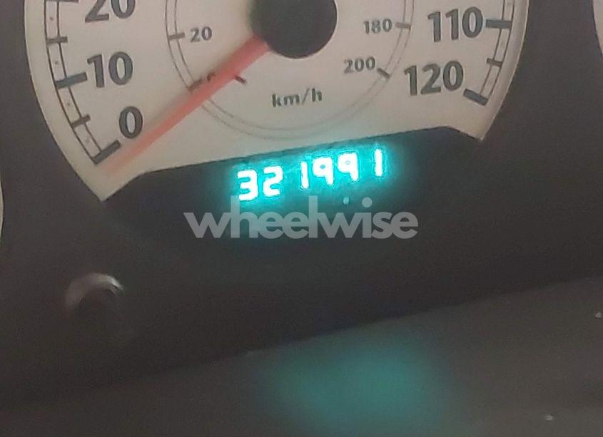 Photo 15 of 2005 Chrysler Town & COUNTRY LX (VIN 2C4GP44R65R510022)