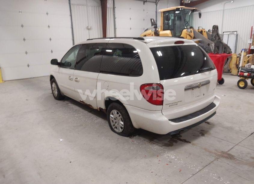 Photo 3 of 2005 Chrysler Town & COUNTRY LX (VIN 2C4GP44R65R510022)