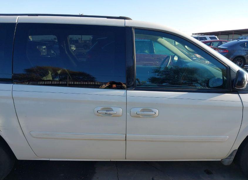 Photo 13 of 2005 Chrysler Town & COUNTRY LX (VIN 2C4GP44R75R398265)