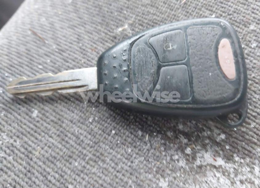 Photo 11 of 2005 Chrysler Town & COUNTRY LX (VIN 2C4GP44R75R480271)