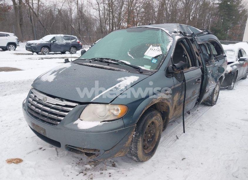 Photo 2 of 2005 Chrysler Town & COUNTRY LX (VIN 2C4GP44R75R480271)