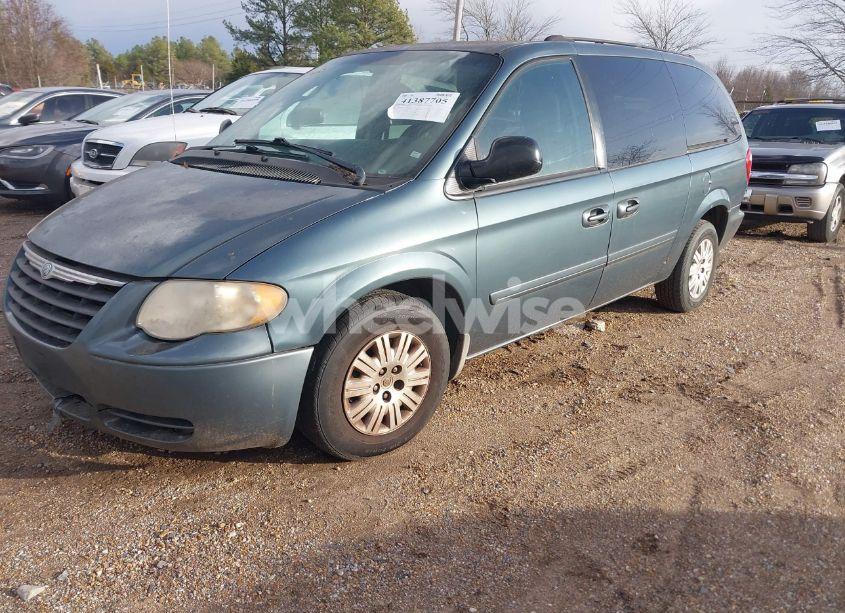 Photo 2 of 2005 Chrysler Town & COUNTRY LX (VIN 2C4GP44R95R401716)